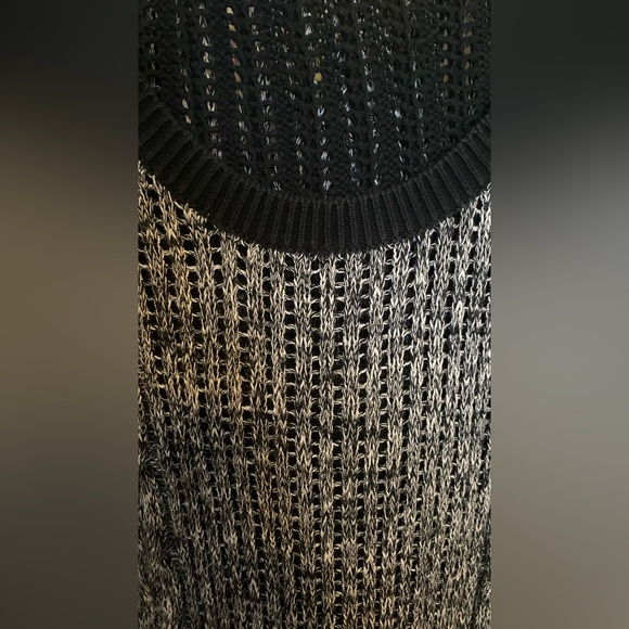 ROXY knitted pullover sweater with hood and front pocket. - Picture 3 of 8